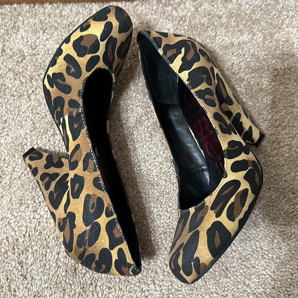 Kensie Girl Animal Print Heels - Picture 4 of 5